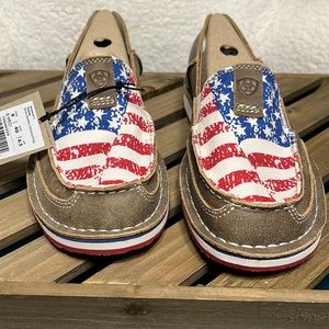 Ariat women’s Cruiser size 9 Brown Bomer distristed flag loafer